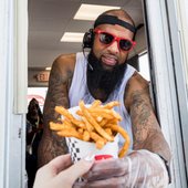 thug slangin' dem fries @ Checkers