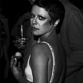 Elis Regina - Bastidores do show Falso Brilhante - foto de Bob Wolfenson.png