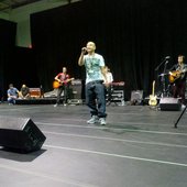 El Flow @ Rehersals for the \"OTRO DIA MAS\" concert at The Mandalay Bay , March 15th!!! http://www.facebook.com/pages/Kings-of-Flow/140023734057