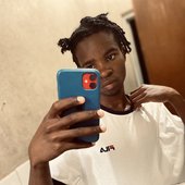 Cloudy Manteen new hairstyles