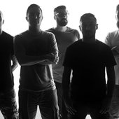 banda Nothing in Between