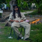 Obijuan sitting