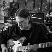 MatthewSweet-Promo2-credit-EvanCarter-1196x1080crop.jpg