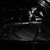 Danny adding grand piano...（Studio session: Music A Matic Oct 11-14th 2009）