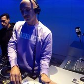 august-artier-secuencias-radioshow-3-vimeo-thumbnail.jpg