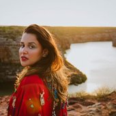 Andréa Laís divulgando Presença