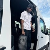 You don’t wanna see them doors sliding on A Caravan