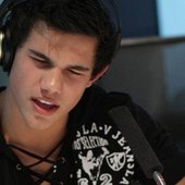Taylor Lautner