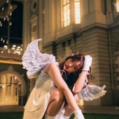 hey guys i gotta let u in on smthng… actl i was born with wings but i just hide them … and if u wanna g... venus in my bio!!! so you’ll have em immediately on 25-8!!! pre-save in my bio   - @darrellgraphy (also swipe if u wan.jpg