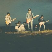 Banda Redima tocando na colina