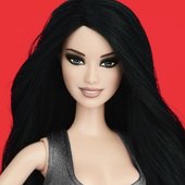 Empress Raquelle stuns