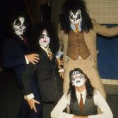 KISS  dressed to kill shoot