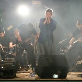 Intimate Flower live
