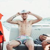 Ive been smiling all week long🏝️😎The love I’ve felt on my new album has been unbelievable and .jpg