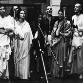 devotees_record_the_radha_krishna_temple_album_with_george_harrison_at_abbey_road_studios.jpg