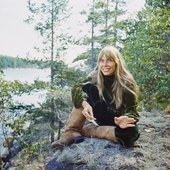 Joni Mitchell, Halfmoon Bay, British Columbia, September 1972 © Joel Bernstein