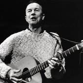rs-14242-20140128-peteseeger-x1800-1390934323-59b8b45a-17b8-4d6c-bca7-339c71d6983d.jpg