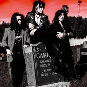rose-garden-funeral-party-e1601064294989-1160x824-2233984914.jpg