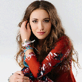 Lauren-Daigle.png