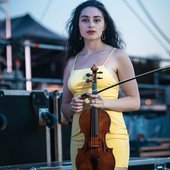 Esther Abrami 1b1.jpg