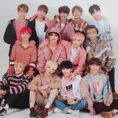 seventeen group photo