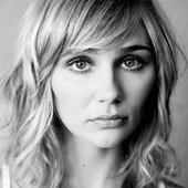 Clare Bowen 