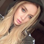 Una-Healy-takes-to-social-media-1435241.jpg