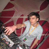 CUBE_DNB