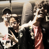 King Fuzz zoando no elevador