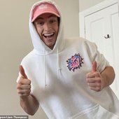 50125813-10171265-The_social_media_sensation_has_58_000_Instagram_followers_and_hi-a-29_1636159732074.jpg