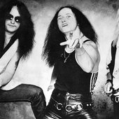 A0400-VENOM-Bandphoto.jpg