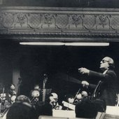 Villa-Lobos regendo, década de 1950