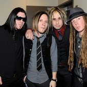  Shinedown2