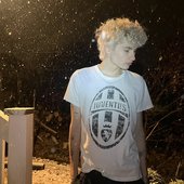 ⠀