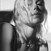 Screenshot 2023-09-18 at 23-55-15 Phoebe Bridgers Photos (19 of 384) Last.fmw.png