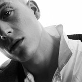 LOIC NOTTET 5 - SILLYGOMANIA 