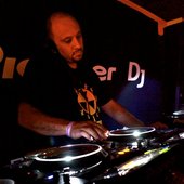 Adam Rios djing