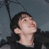 <우산이 하나뿐인데 (RAINY DAY)>