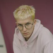 gus dapperton