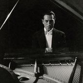 a-portrait-of-george-gershwin-at-a-piano-edward-steichen.jpg