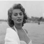 Sophia Loren (4).jpeg