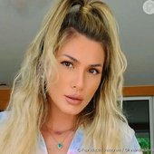 3690483-livia-andrade-decebe-criticas-ao-ser-esc-624x600-2.jpg
