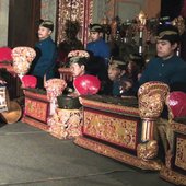 Performing Kapi Raja