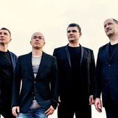  Marcin Wasilewski Trio & Joakim Milder
