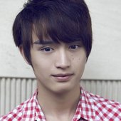 上小细腿PS锥脸照者自重-.- credits to BAIDU