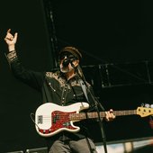 les-claypool-with-a-fender-v0-jv7xcpzdw0zc1.jpg