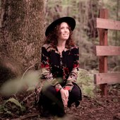 aliza-hava-dives-deep-into-emotion-tide-and-prolific-songwriting-process-03-1024x1024.jpg