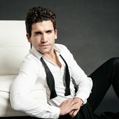 jaime lorente 3.jpg