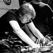br (live@Graffiti)