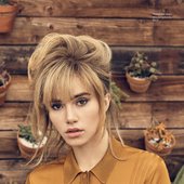 Suki-Waterhouse-ELLE-Croatia-Cover-Photoshoot04.jpg